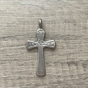 Sterling silver cross pendant